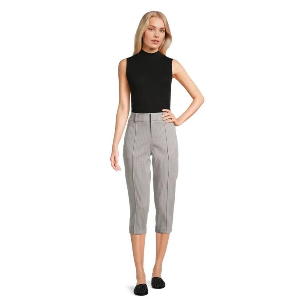 Time and Tru Women’s Mid Rise Stretch 21” Inseam Grey Check Capri Pants NWT - Picture 1 of 6
